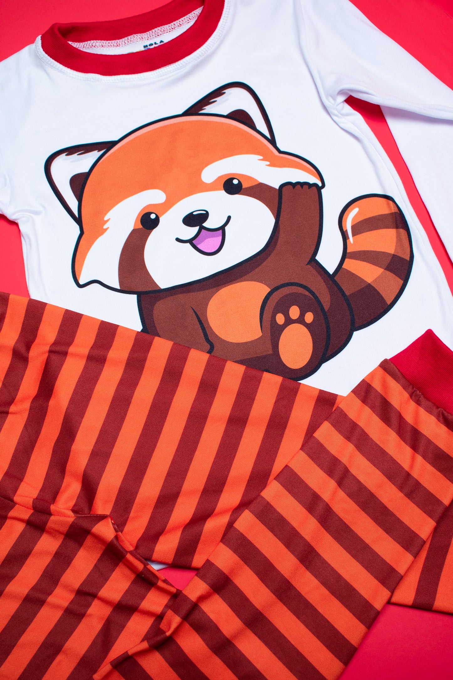 Pijama Panda Roja, la Curiosa 🦊