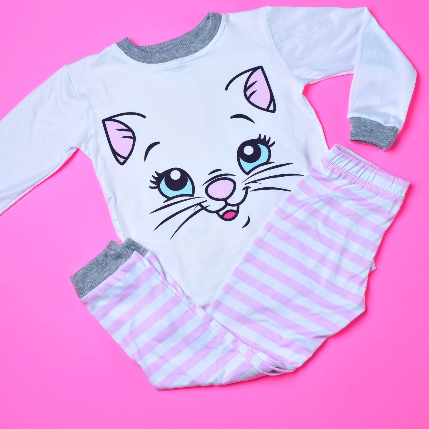 Pijama Sarita, la Gatita Invisible
