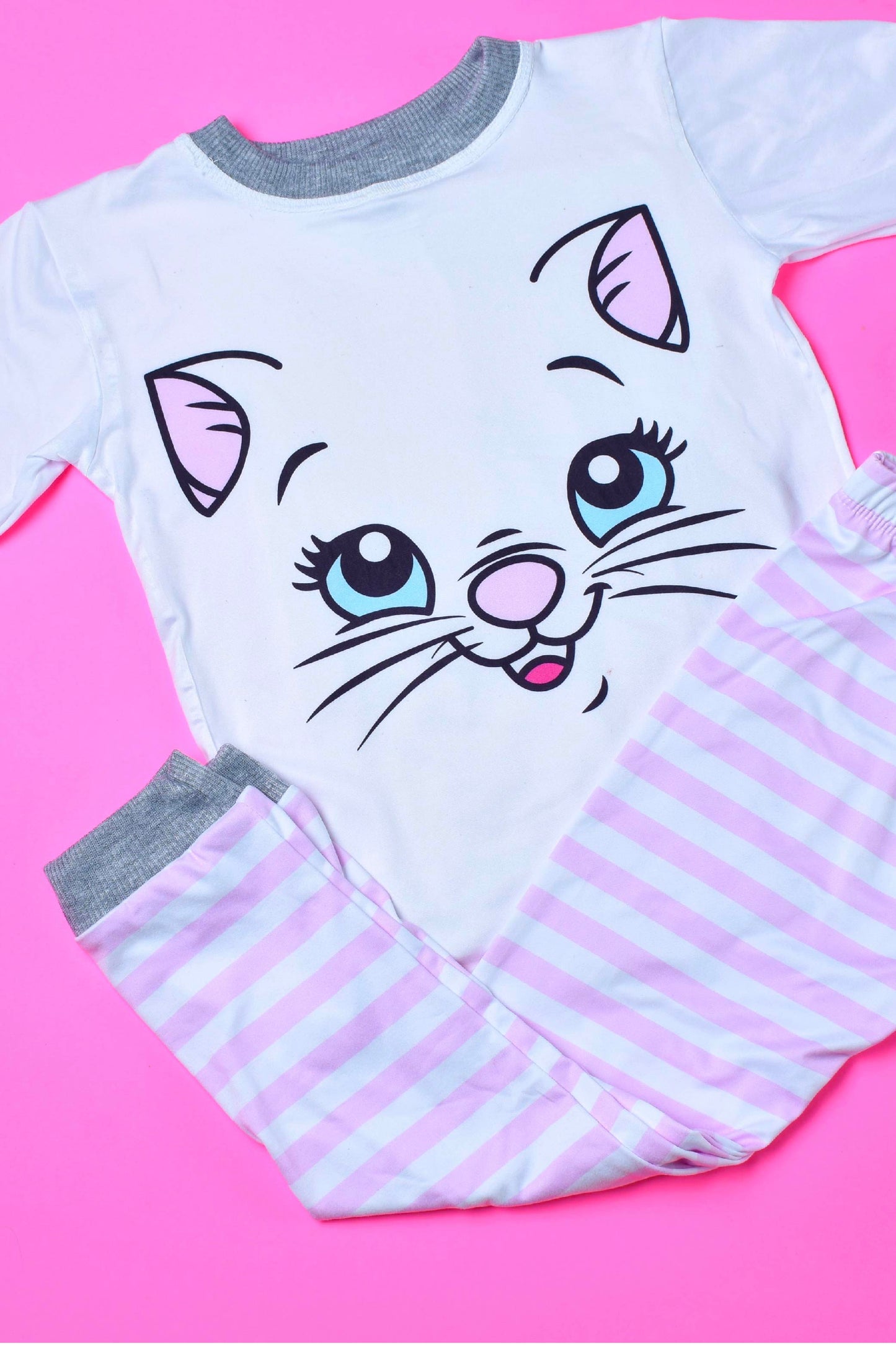 Pijama Sarita, la Gatita Invisible