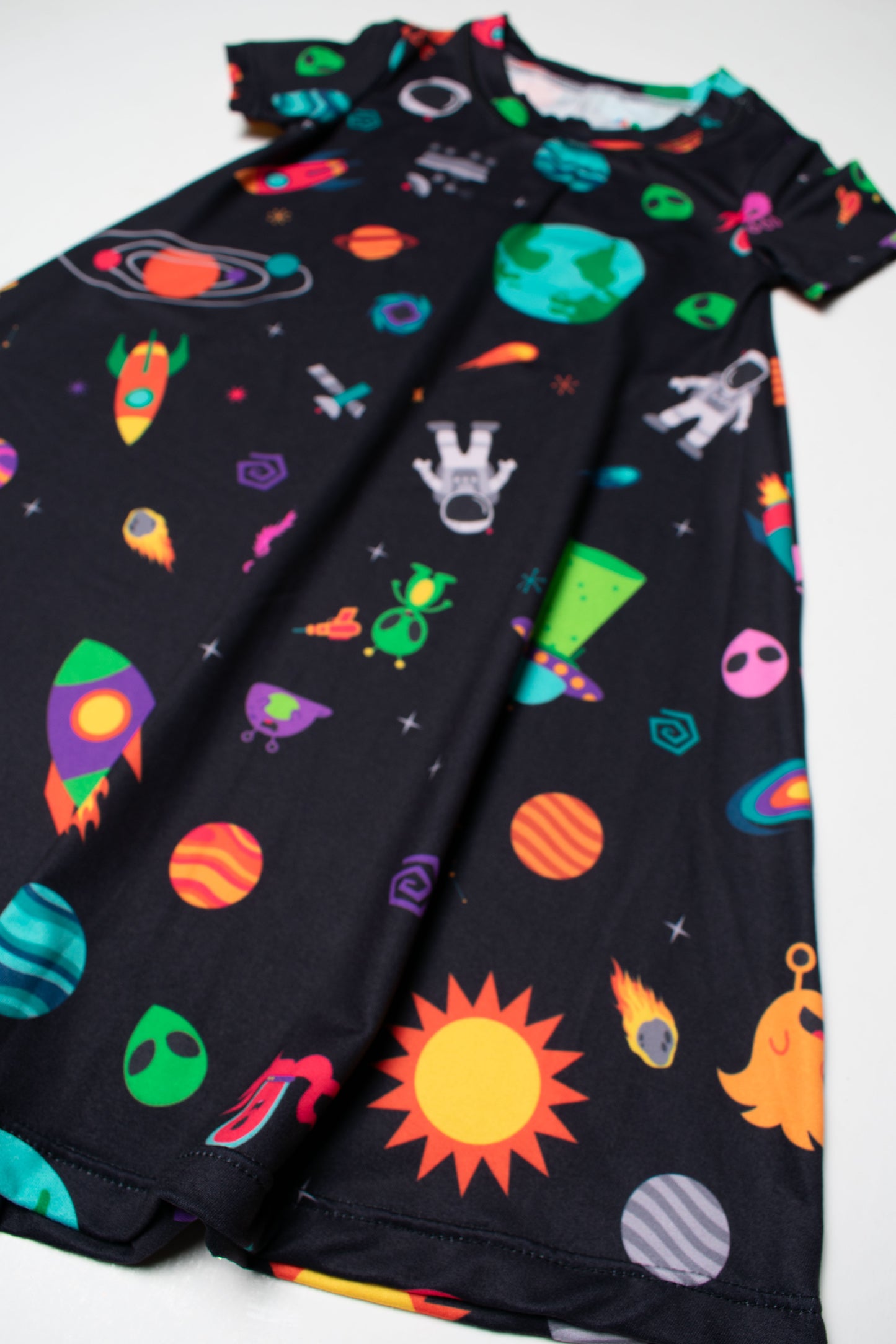 Pijama Vestido Misión: Vecinos Espaciales 🚀🪐