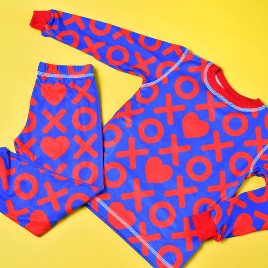 Family Matching 2-piece Short Sleeve Pajamas Set "XOXO"